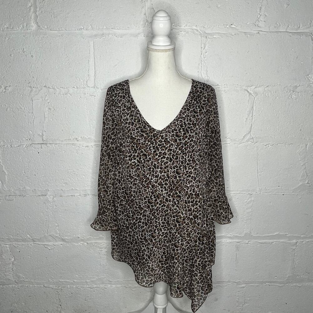 Cato Women's Plus Leopard Bell 3/4 Sleeve Angled V-Neck Blouse Size‎ 14/16W